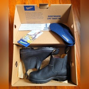 BRAND NEW IN BOX - Unisex Blundstones #558 Classic – W7/M5 US (AUS 4) – Black 
